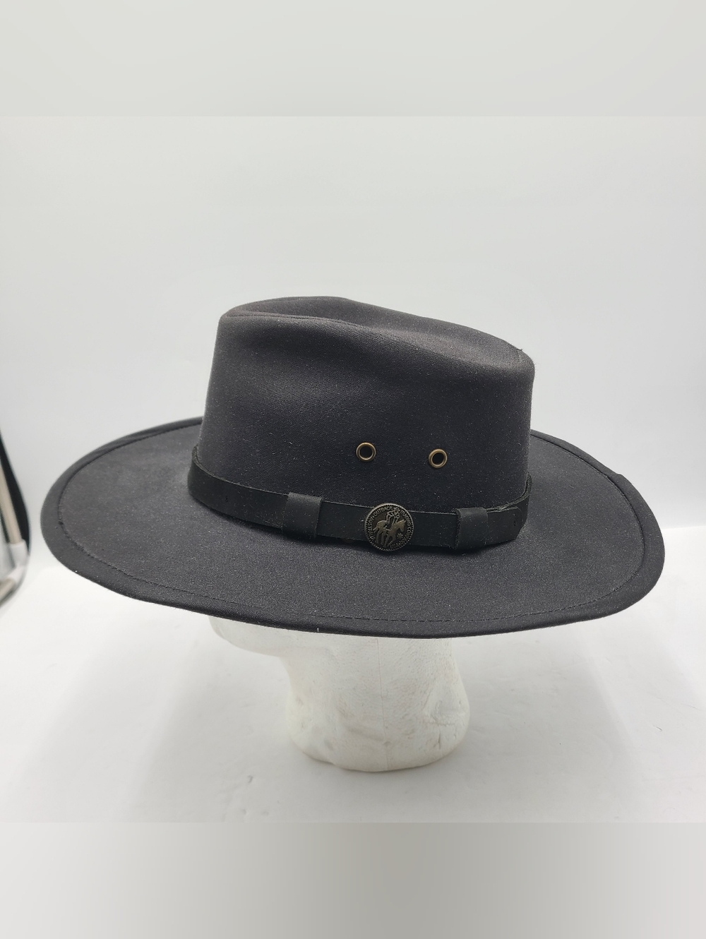 B55 Outback Trading Company Kodiak Oil Skin Black Hat Mens Size Med